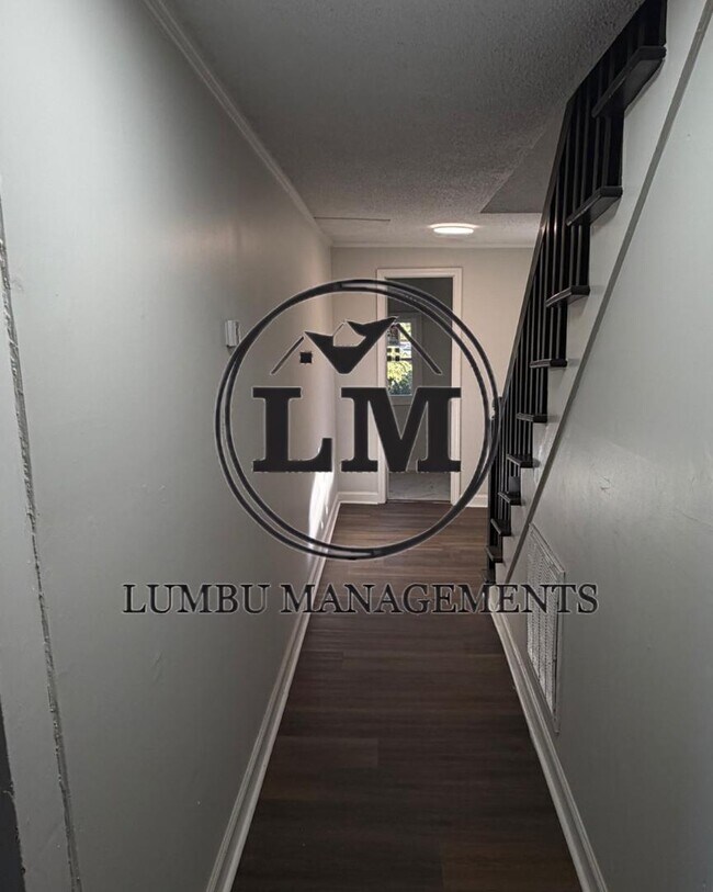 Foto del edificio - 414 E Morehead St