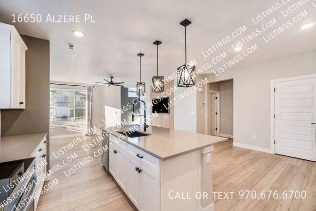 Foto del edificio - Beautifully Finished Townhome in Parker!