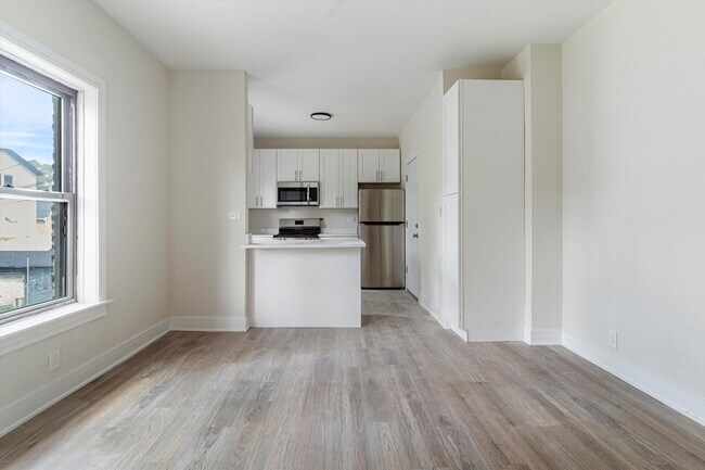 Foto del edificio - 632 N Homan Ave.