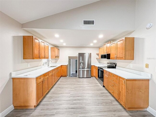 Building Photo - 1631 Monterey Ln