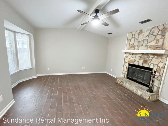 Building Photo - 3 br, 2 bath House - 1920 Redwood Avenue