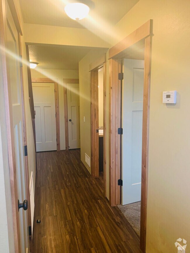 Building Photo - 4428 B Deveraux Pl