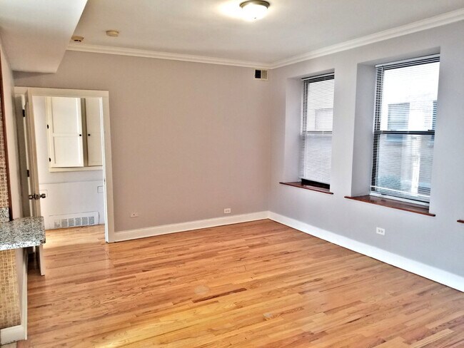 Building Photo - Rehabbed 3 Bedroom Waiting For You!