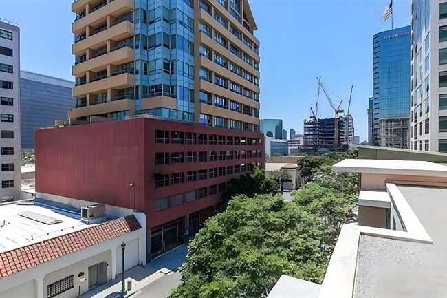 Foto del edificio - 425 W Beech St