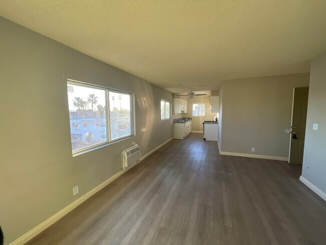Foto del edificio - 8720 Orion Ave