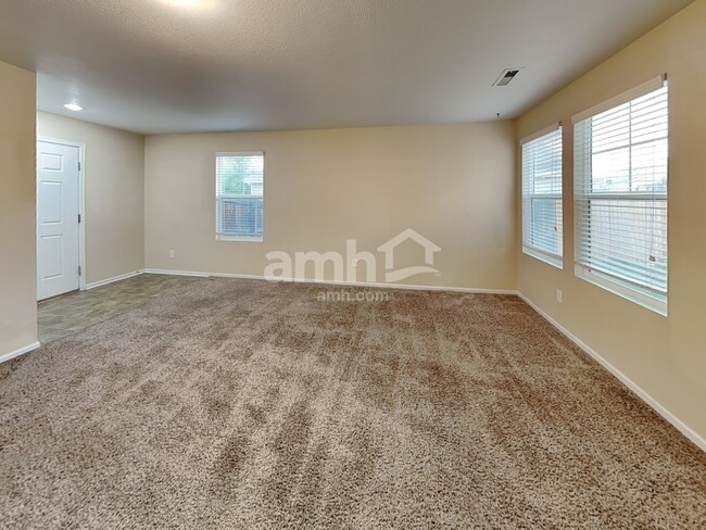 Building Photo - 233 Lonewolf Drive