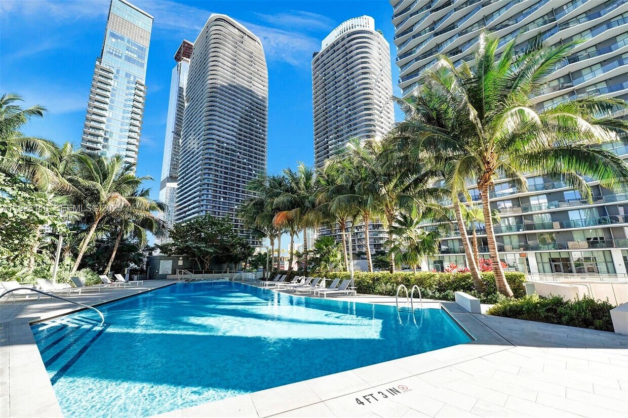 Foto principal - 88 SW 7th St