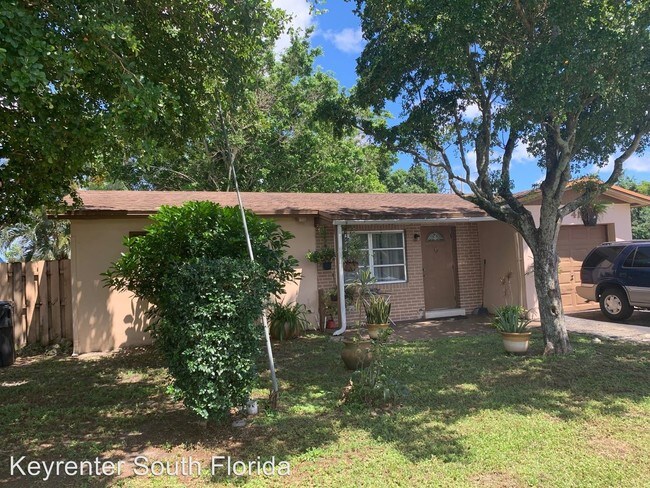 Building Photo - 3 br, 1 bath House - 414 Sw 72 Ave.