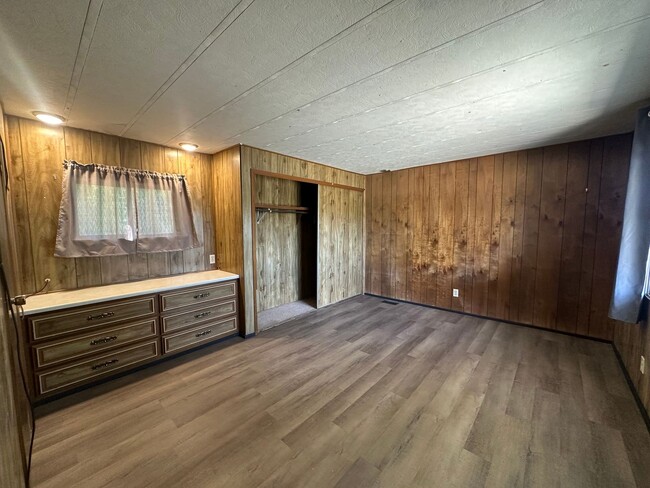 Building Photo - 2 Bedroom 2 Bathroom Mobile Home located in Aztec available to rent