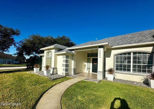 Foto del edificio - 1755 Creekwater Blvd