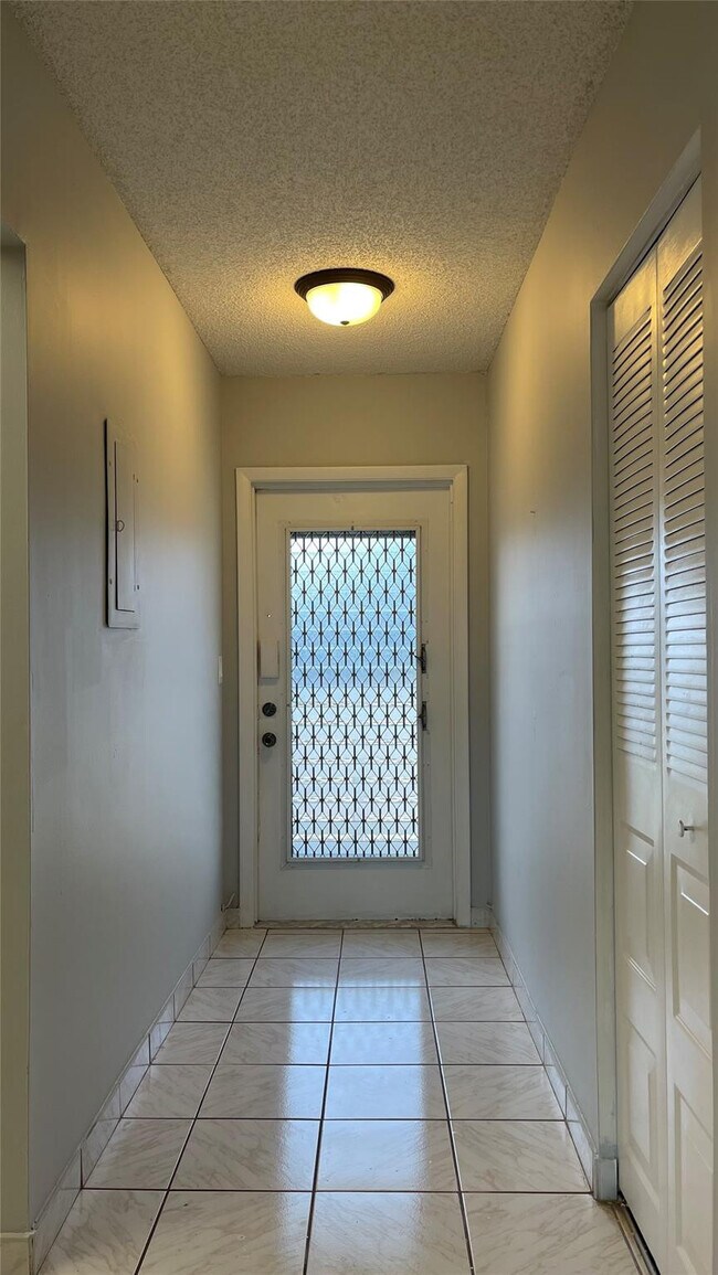 Foto del edificio - 7620 NW 18th St