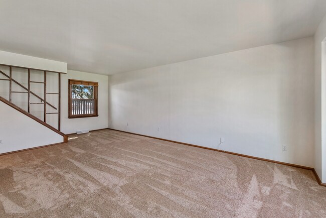 Sala de estar - 5221 N Mohawk Ave