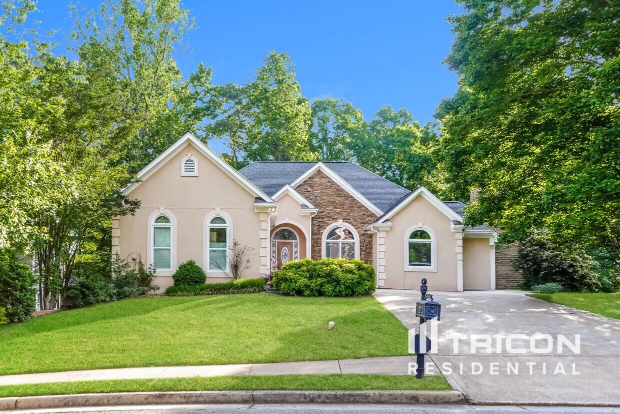 Foto principal - 6868 Glen Cove Ln