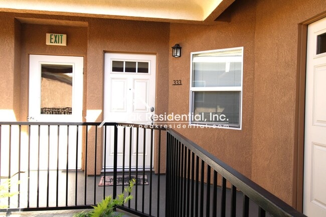 Building Photo - Wonderful 2bd/2ba Folsom Condo with 1 Car Garage!