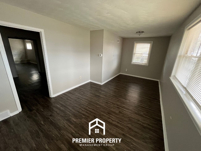 Photo - Spacious 4-Bedroom Memphis Home with Brick Fireplace & Fenced Backyard