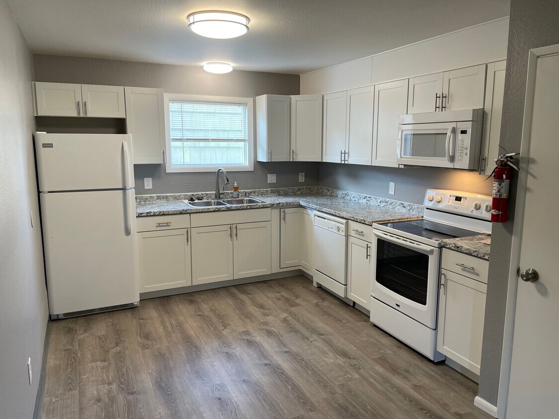 New Kitchen 2022 - 532 N Klevin St