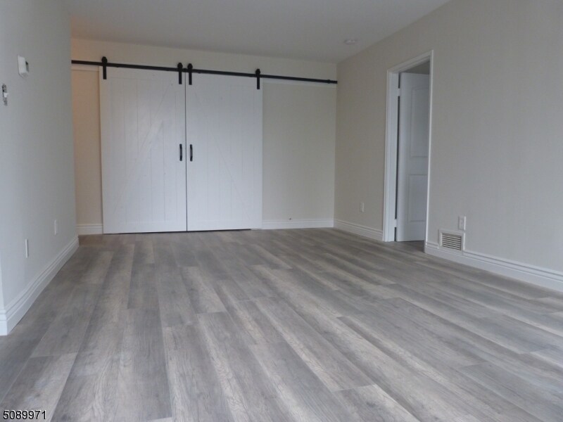 Foto principal - 460 River Rd