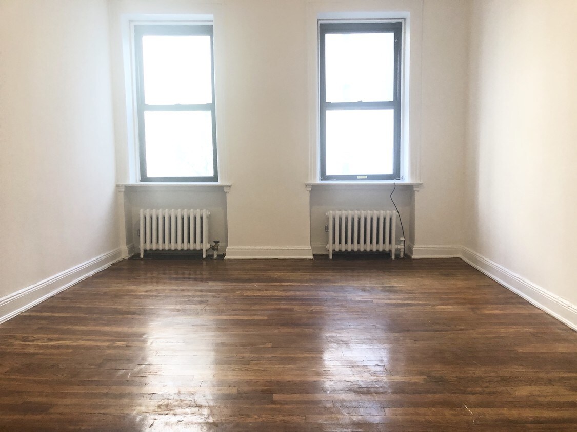 Primary Photo - 300 E 49th St