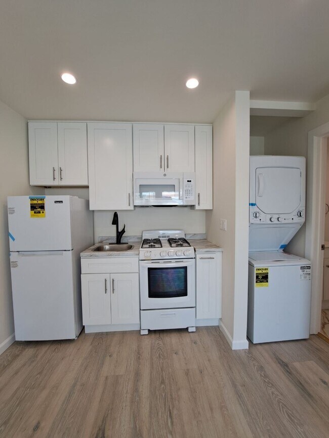 Foto del edificio - 19841 Kittridge St