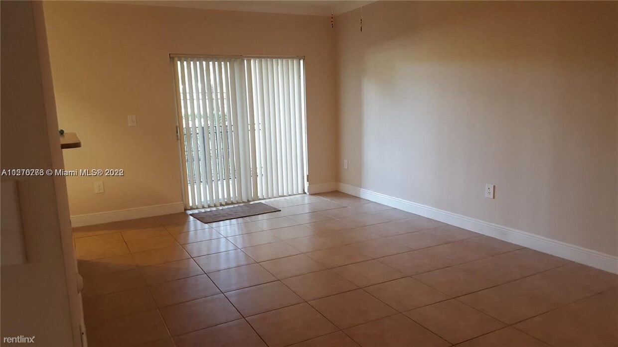 Primary Photo - 2 br, 2 bath Condo - 100 SW 117th Ter