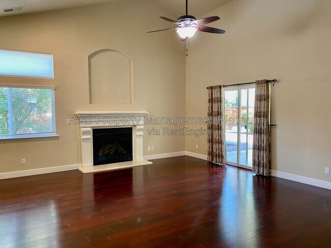 Foto del edificio - 8616 N Garden Ave