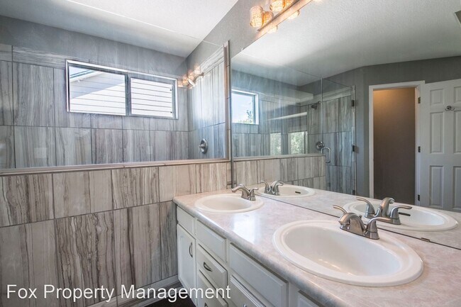 Foto del edificio - 4 br, 3 bath House - 1275 South Boyero Court