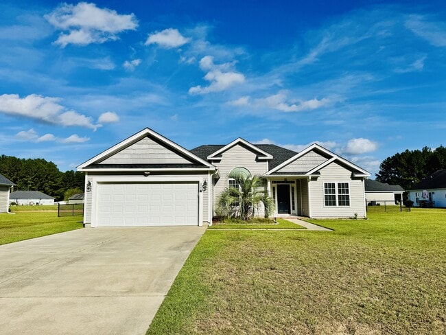 Building Photo - 222 Macarthur Dr