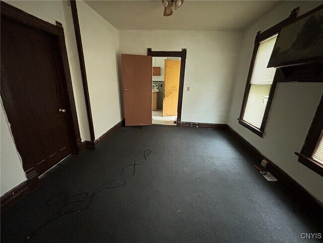 Building Photo - 304 Hartson St
