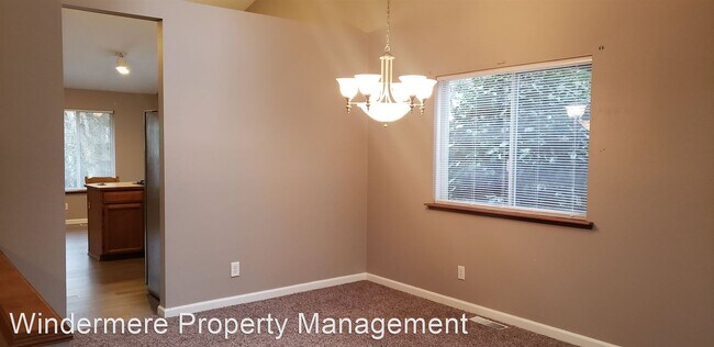 Building Photo - 3 br, 2 bath House - 2338 NE Adler Court