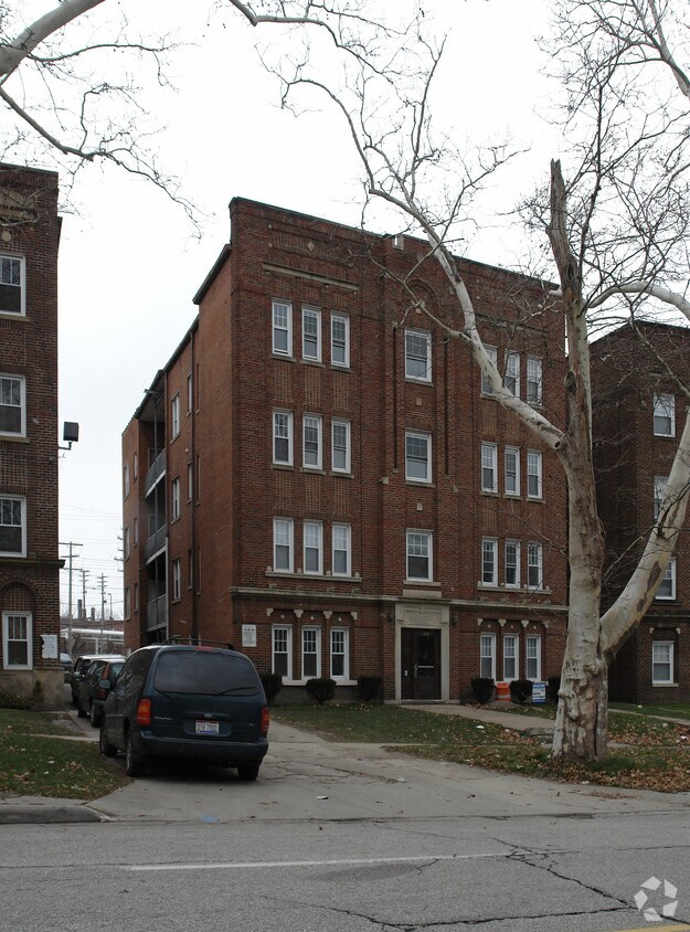 Building Photo - 1368 West Blvd