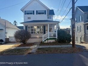 Building Photo - 1413 Swetland St