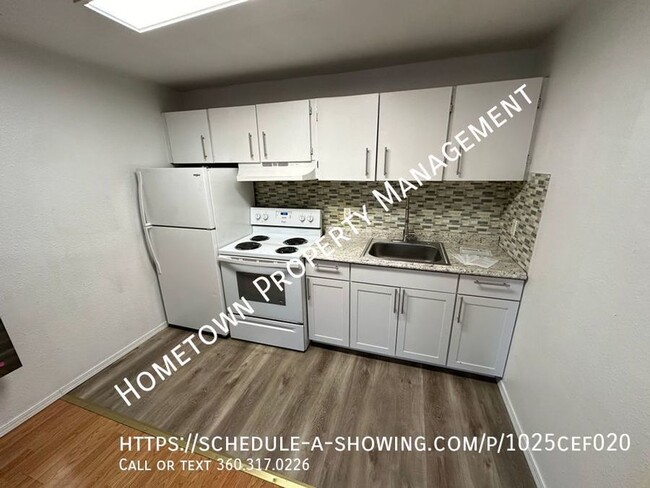Building Photo - Pacific Terrace Cozy 1 Bedroom Duplex Avai...