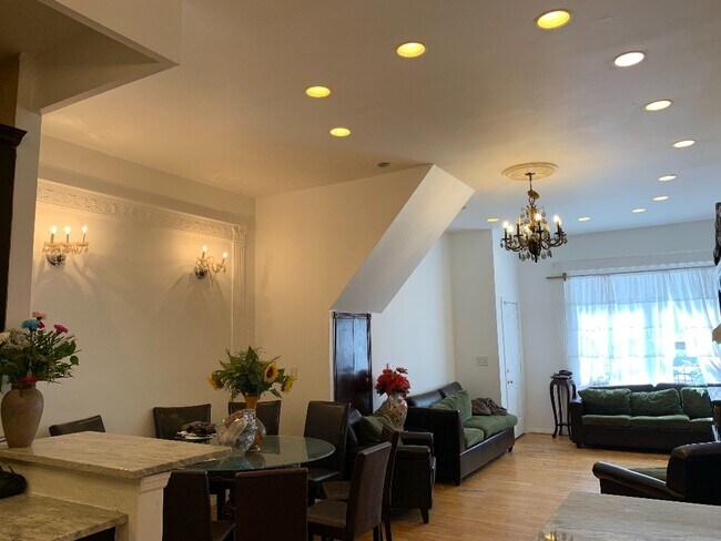 Foto del edificio - 365 W 116th St