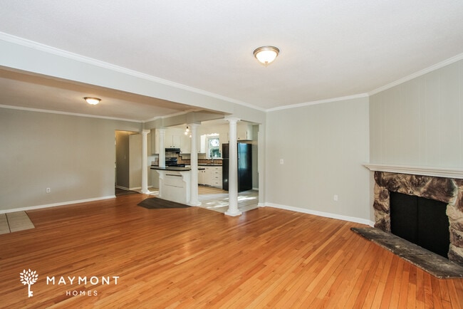 Building Photo - 111 Point Cir