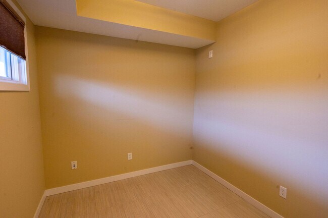 Foto del edificio - Little Italy Townhome - 1911 E 119th St , ...