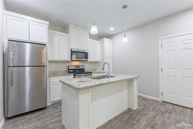 Foto del edificio - 5 Sandpiper Ave