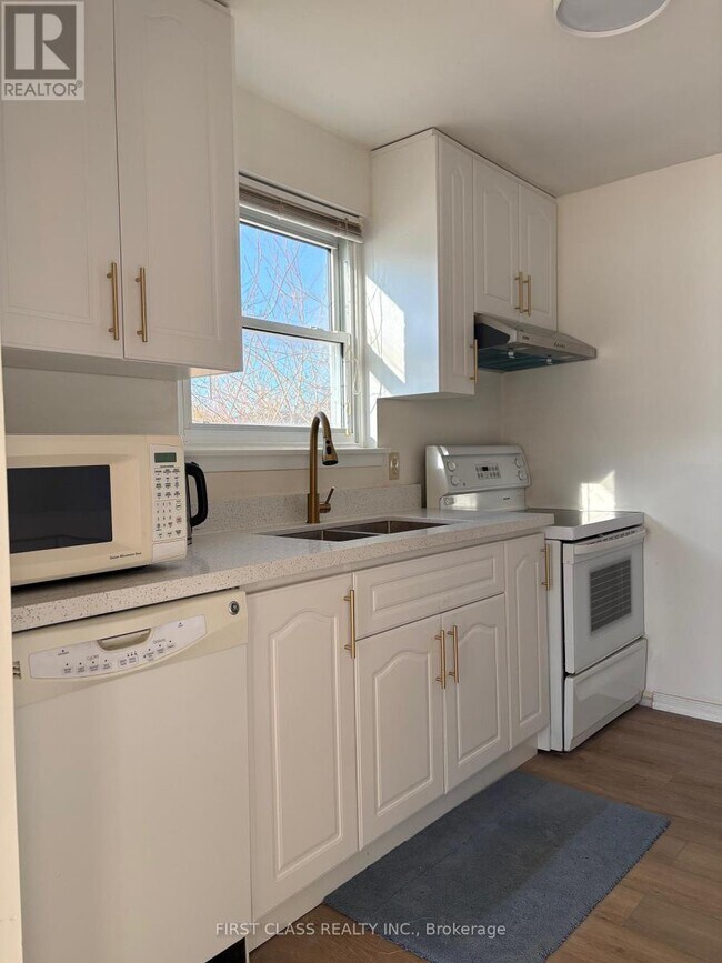 Building Photo - 701 Leeder Ct