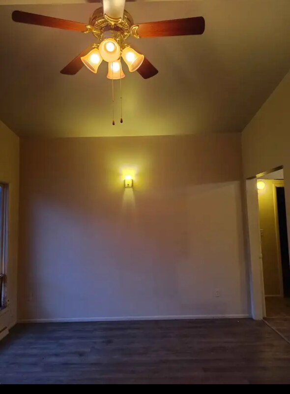 Foto del edificio - 1527 Diamond Ave NE