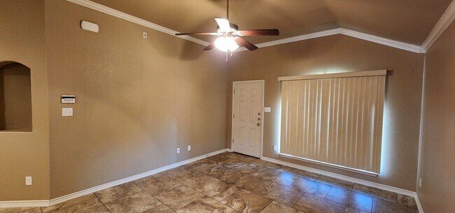 Foto del edificio - Beautiful 2 bed/2 bath near Clear Creek gate Available 8/13
