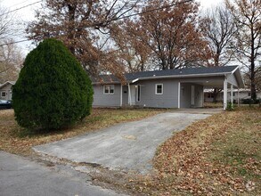 Building Photo - 1334 S Airwood Ave