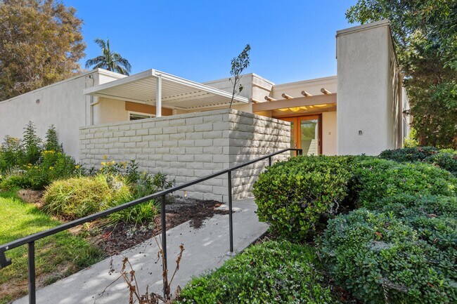 Foto del edificio - Bright & Beautiful Home in Laguna Woods Village – Resort-Style 55+ Living