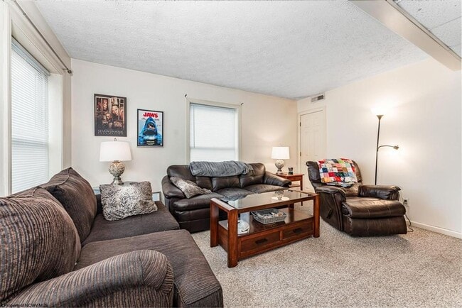 Building Photo - 336 Willey St