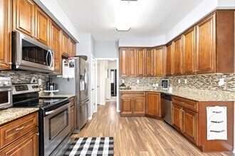 Building Photo - 1912 Bunnell Ct