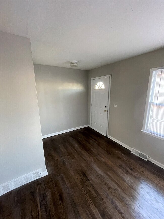 Foto del edificio - 547 Lynn Ct