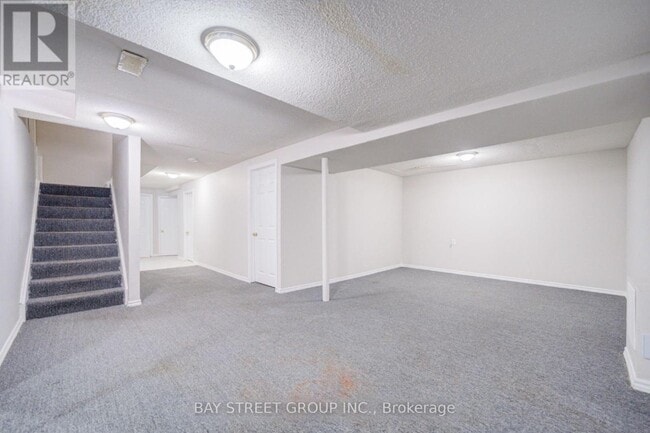 Building Photo - 94 Marydale Ave