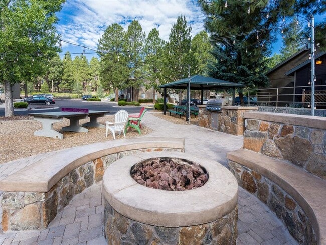 Photo - Woodlands Village Apartments