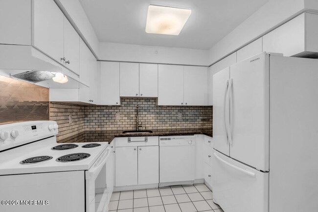 Building Photo - 1320 NJ-71
