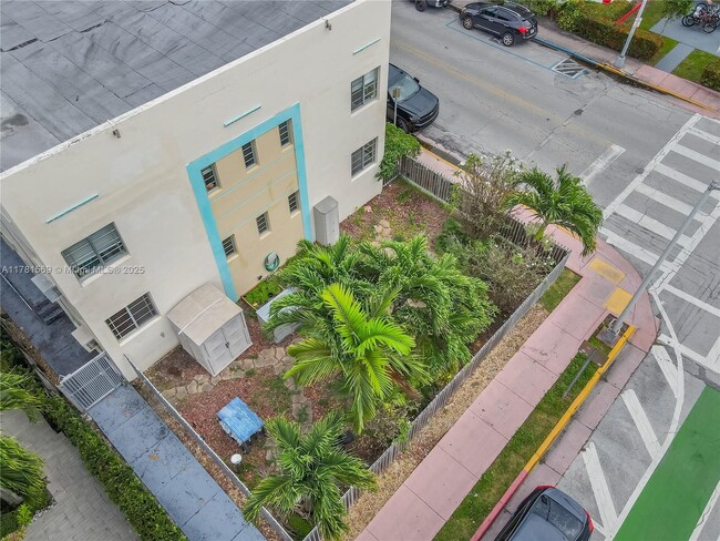 Building Photo - 639 12th St