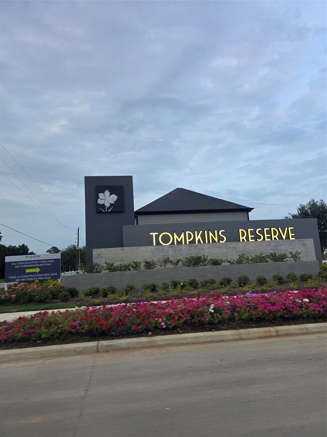 Foto del edificio - 26018 Maple Bloom Dr