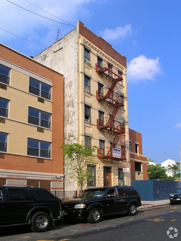 Primary Photo - 497 E 156th St